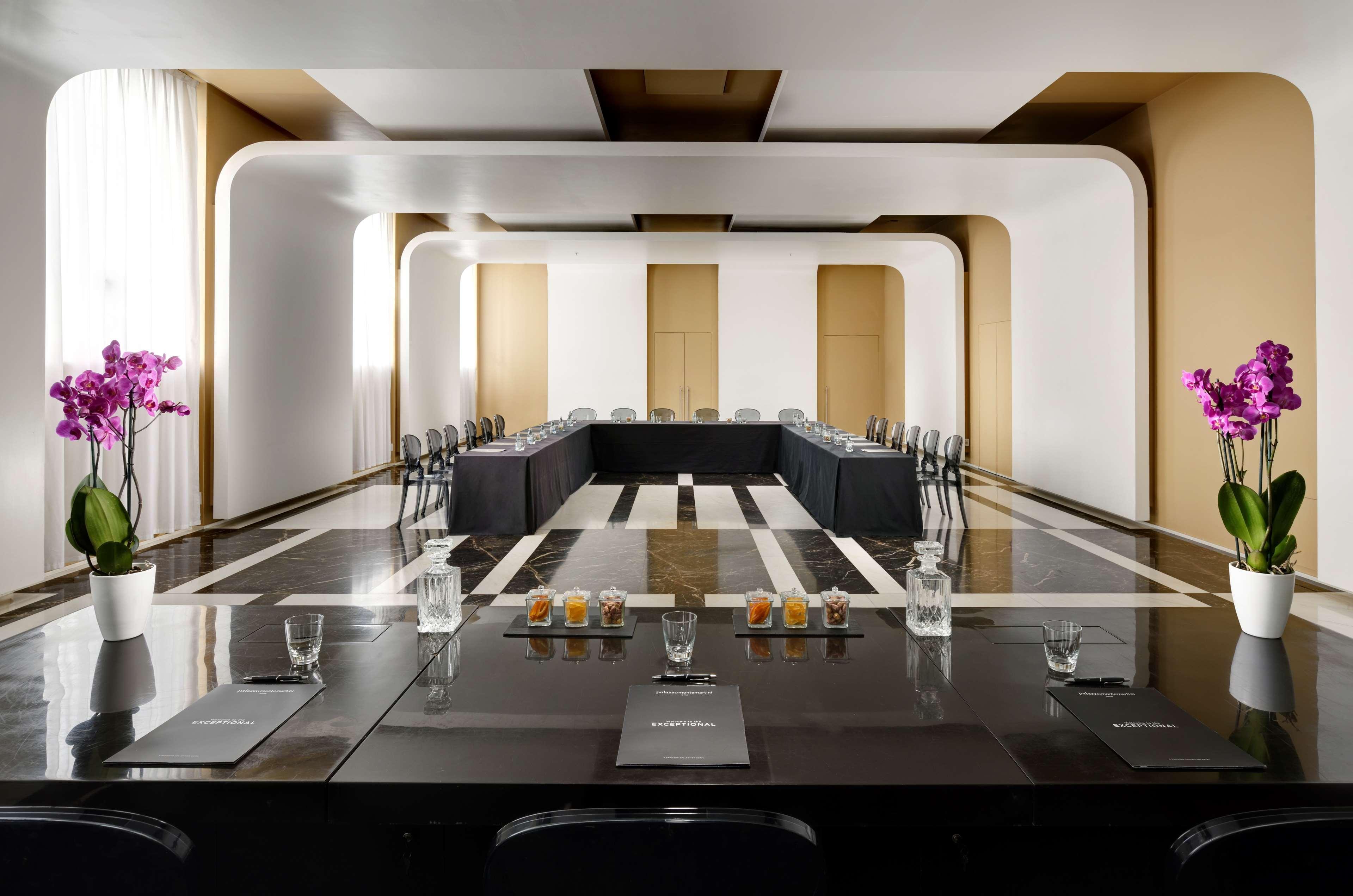 팔라초 몬테마르티니 롬, 어 래디슨 컬렉션 호텔 로마 외부 사진 The boardroom at the Mandarin Oriental, Munich
