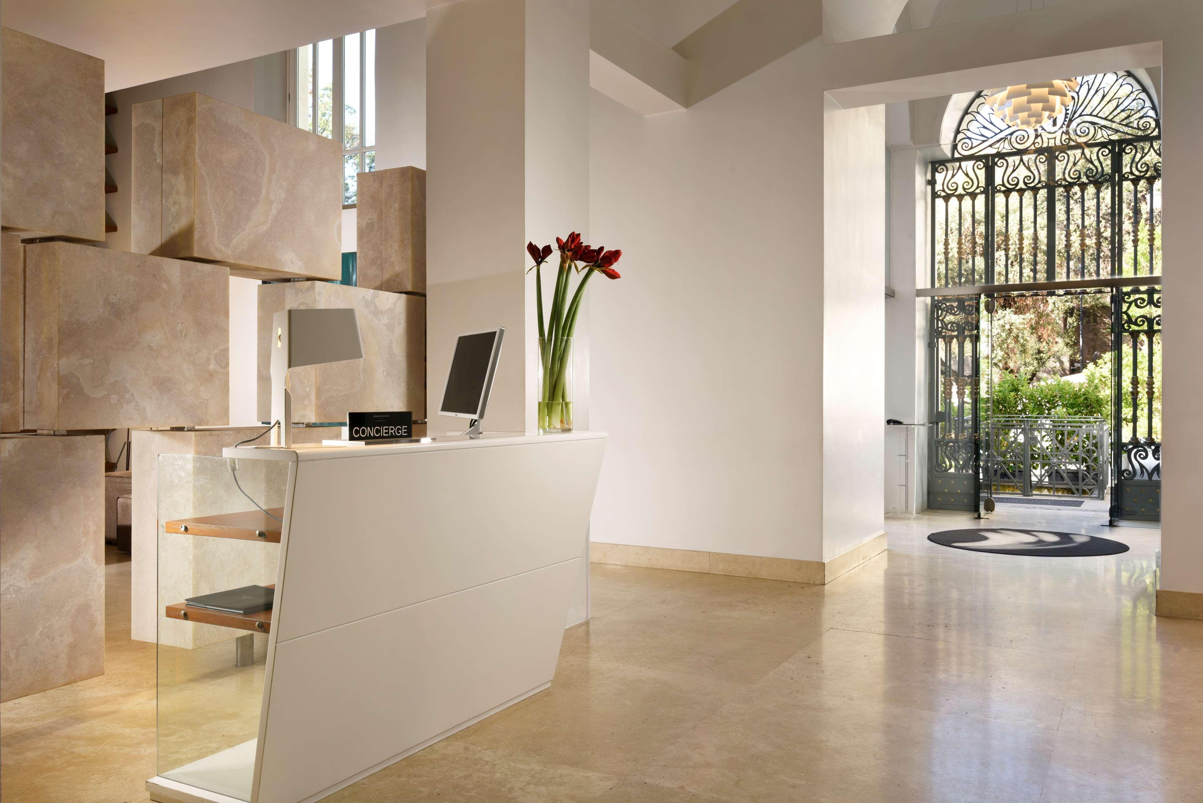 팔라초 몬테마르티니 롬, 어 래디슨 컬렉션 호텔 로마 외부 사진 The lobby of the hotel