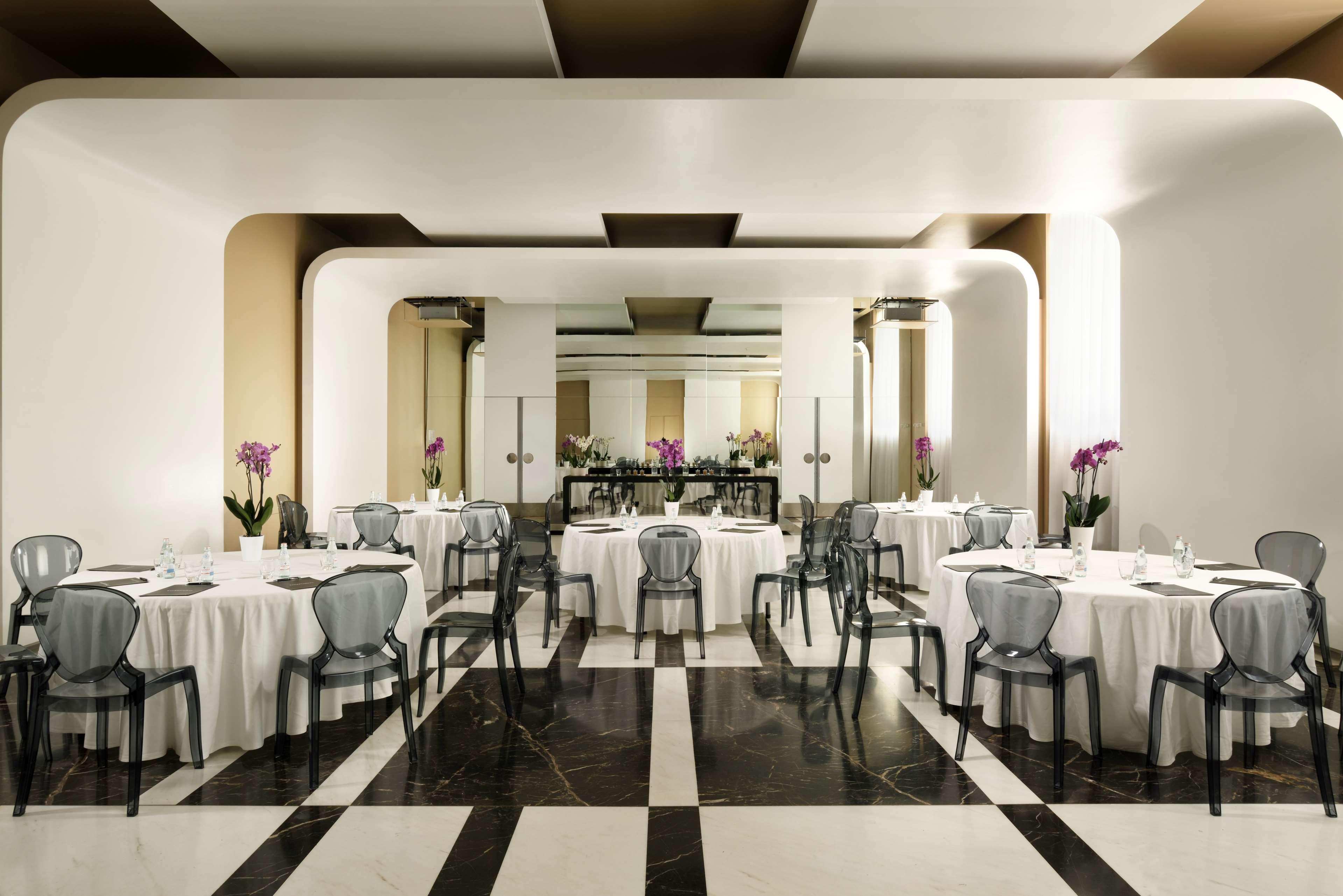 팔라초 몬테마르티니 롬, 어 래디슨 컬렉션 호텔 로마 외부 사진 The interior of the restaurant