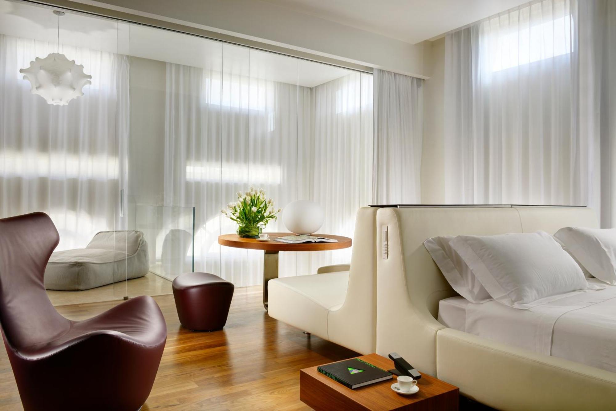 팔라초 몬테마르티니 롬, 어 래디슨 컬렉션 호텔 로마 외부 사진 A room at the Mandarin Oriental, Munich